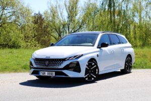 Peugeot 308 SW Plug-in hybrid 195 GT 2026